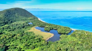 Kaz a FALVERT Deshaies L étang Mitan